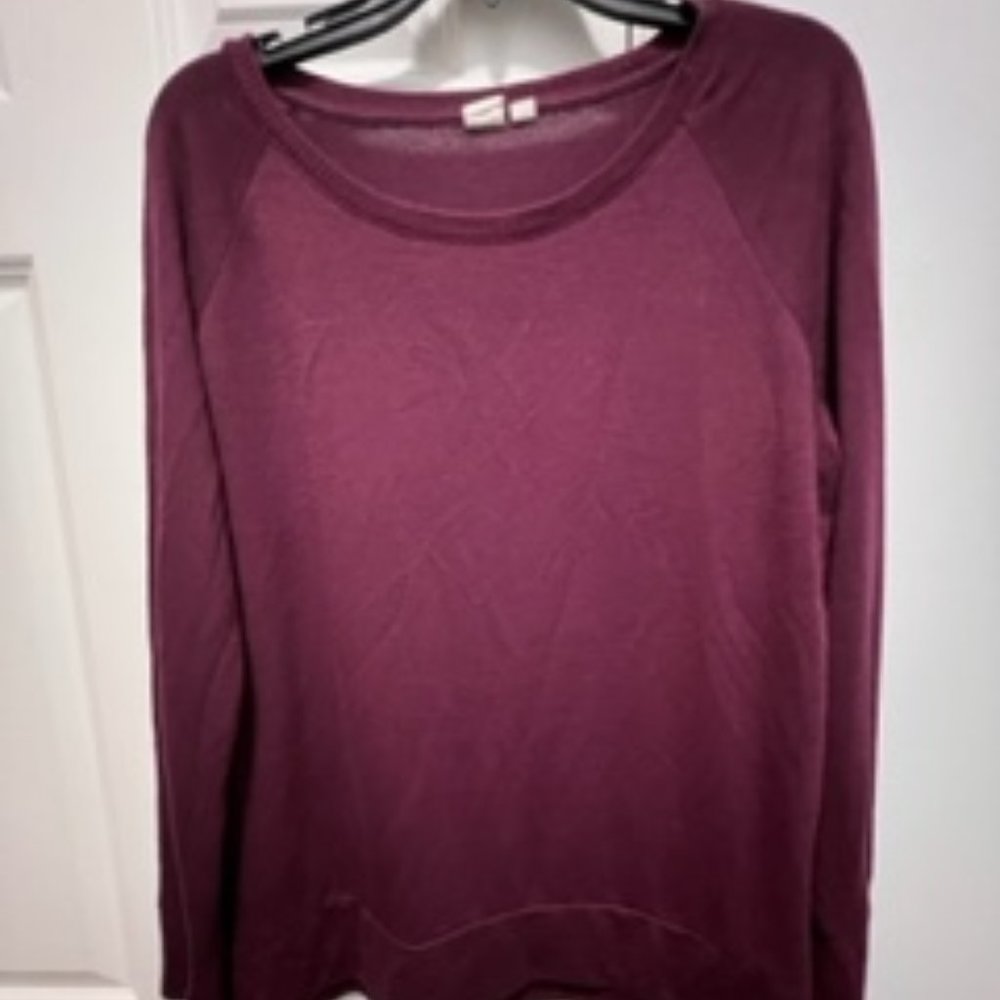 GAP medium burgundy sweater